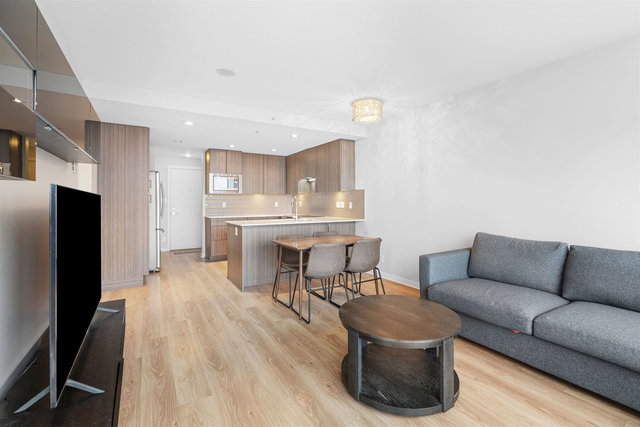 1602 - 125 Columbia Street