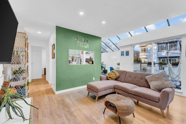 204 - 2125 York Avenue