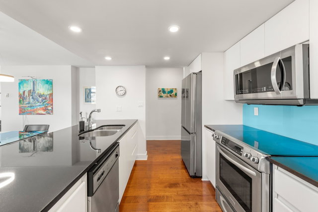 302 - 168 Chadwick Court