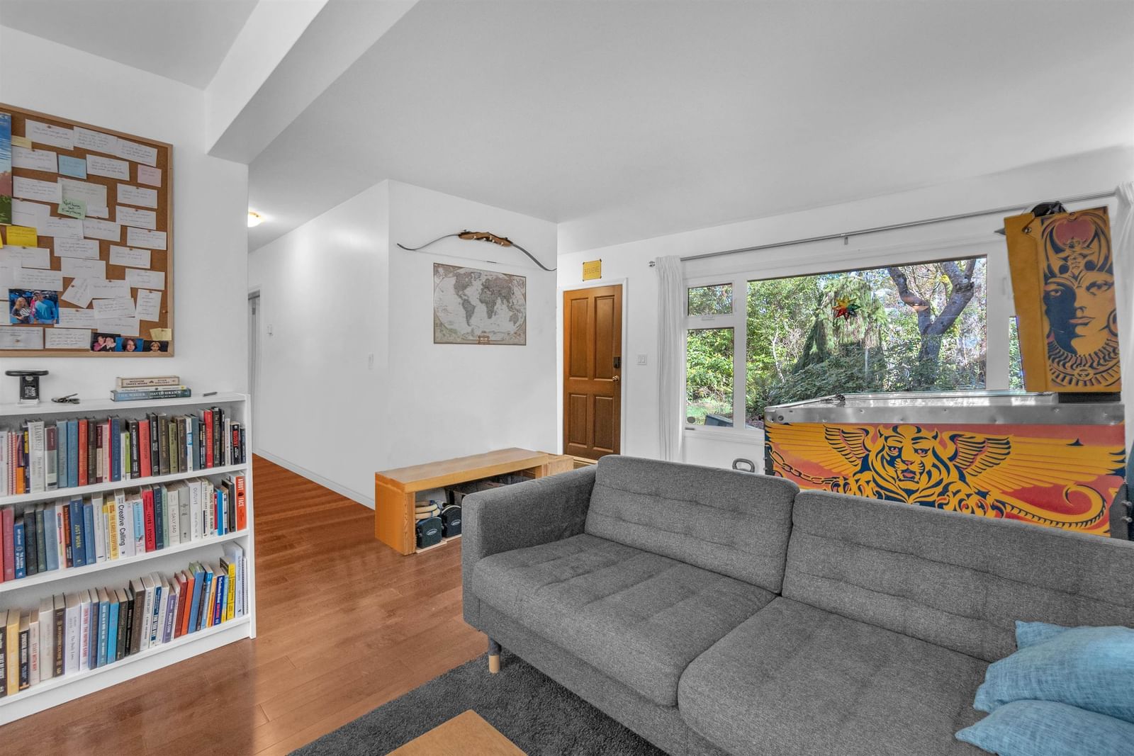 Listing Image 6