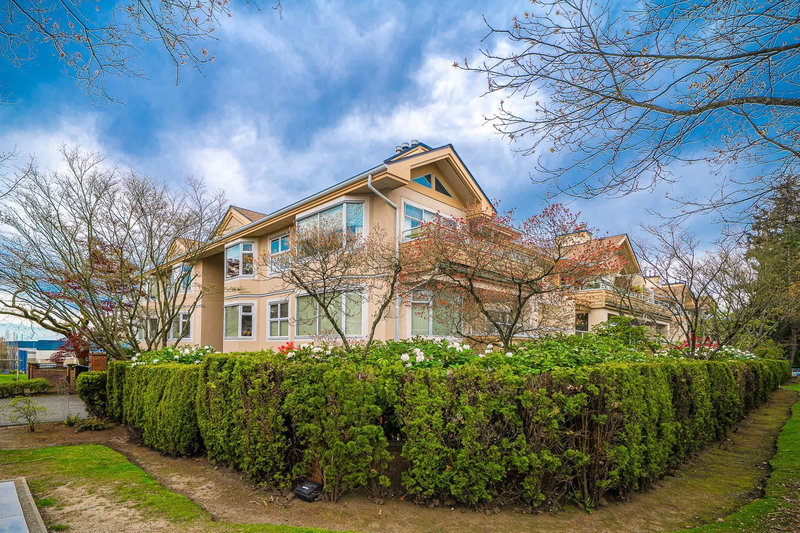 101 - 7231 Antrim Avenue, Burnaby, V5J 5H5 | Image 2