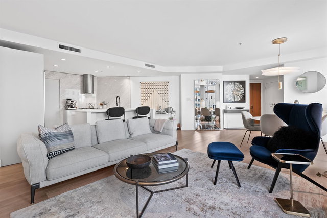 1701 - 1111 Alberni Street