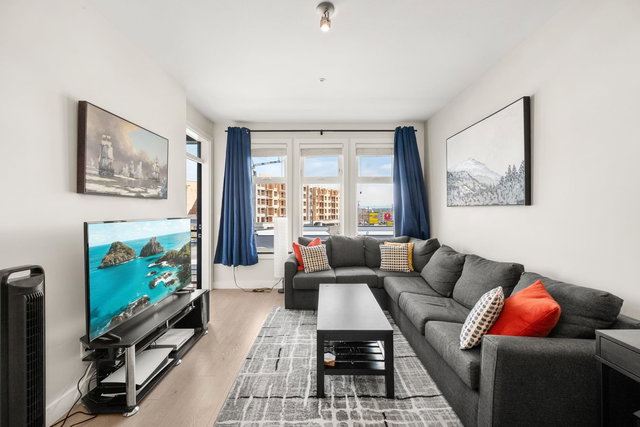 309 - 20078 Fraser Highway