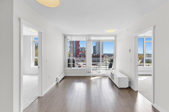 901 - 3281 Kent Avenue North E