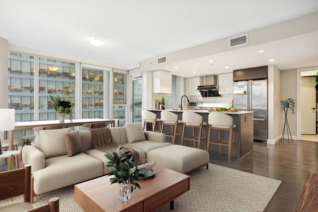 613 - 1618 Quebec Street