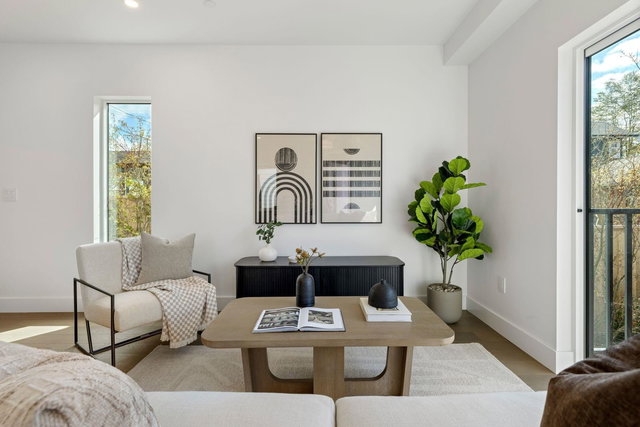 1 - 328 14th Street W