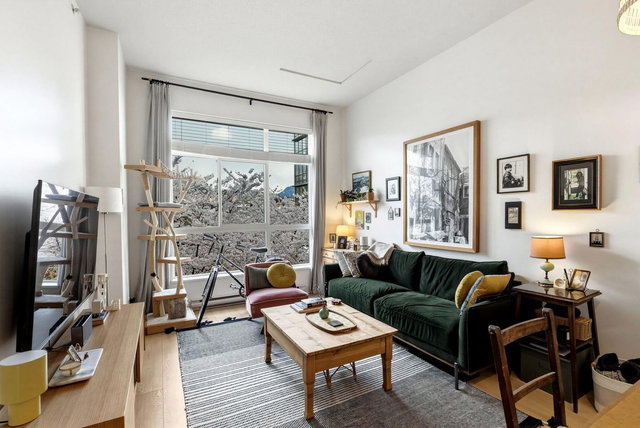 403 - 2957 Glen Drive