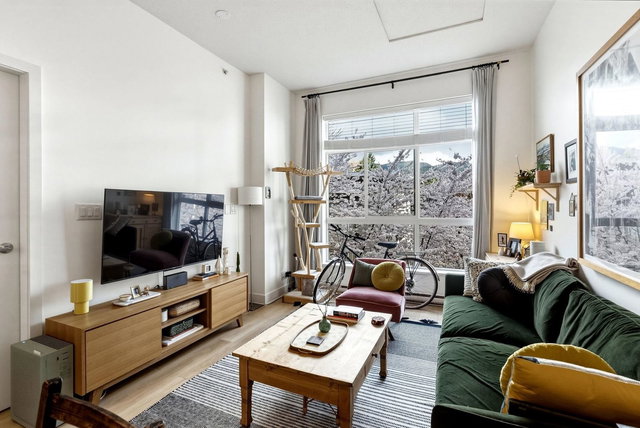 403 - 2957 Glen Drive