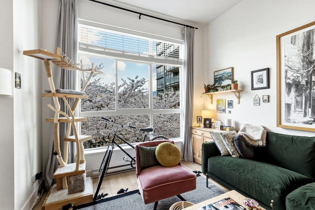 403 - 2957 Glen Drive