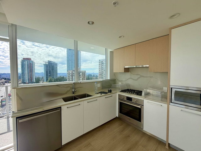 810 - 567 Clarke Road