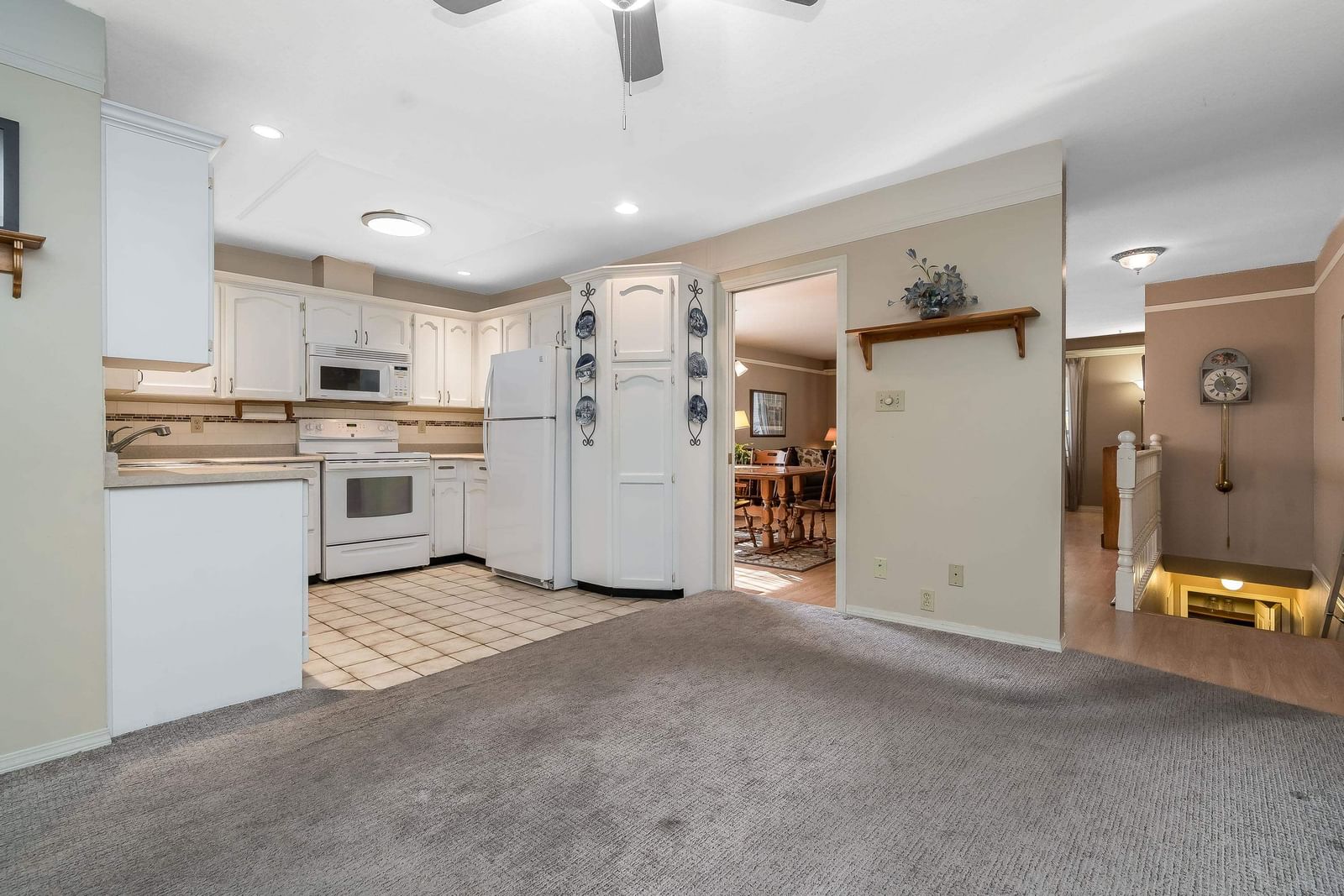 Listing Image 14