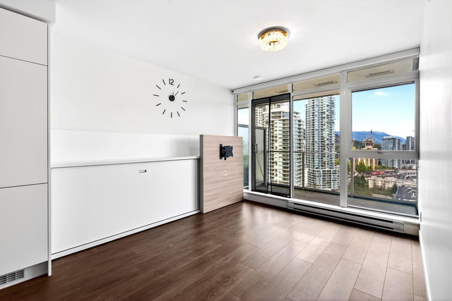 2206 - 525 Foster Avenue