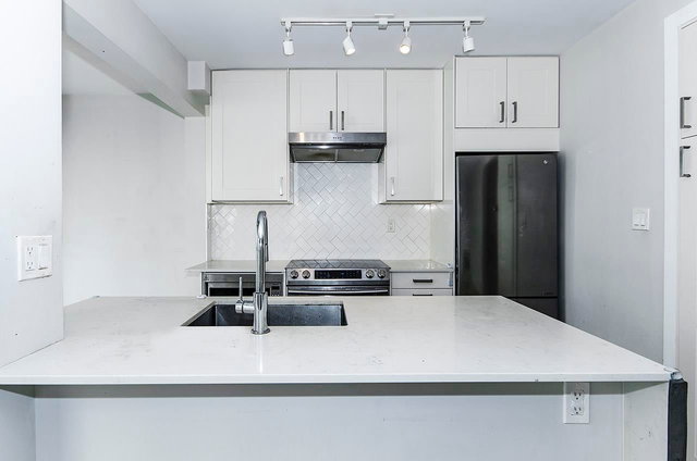 1204 - 939 Homer Street