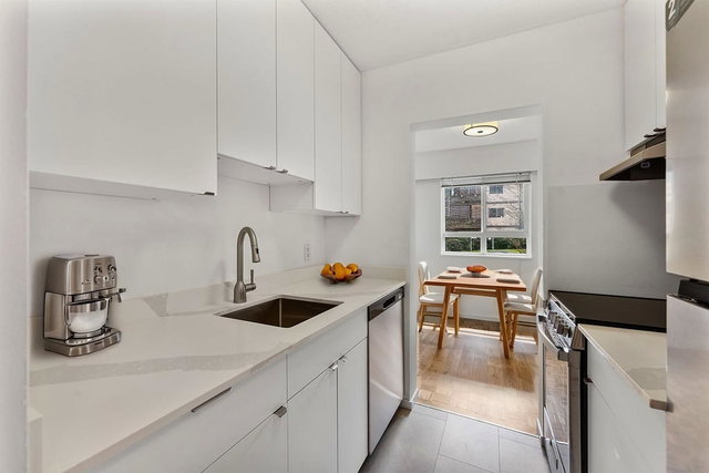 305 - 2025 2nd Avenue W