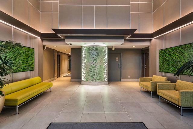 502 - 928 Richards Street