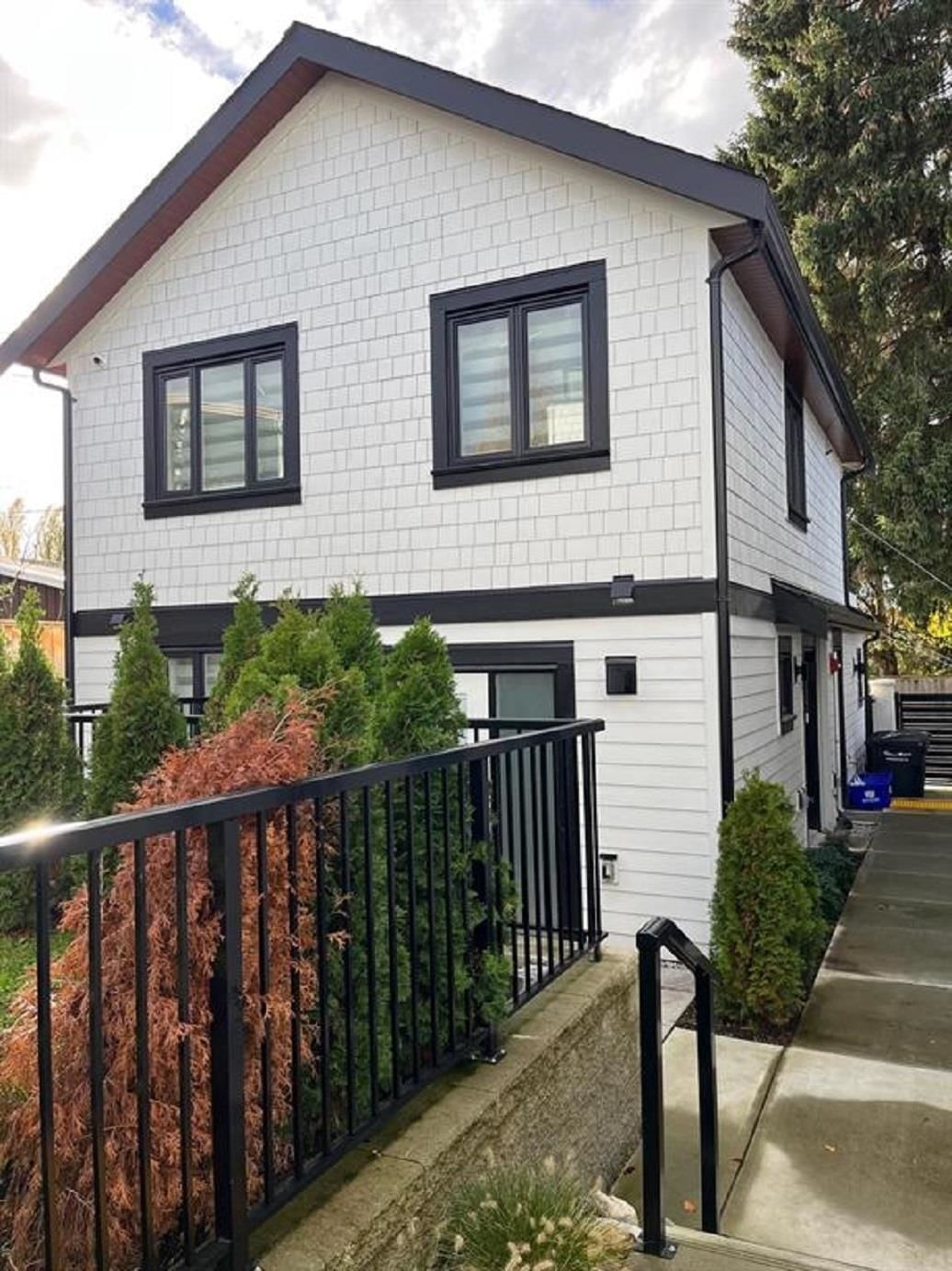 Listing Image 16