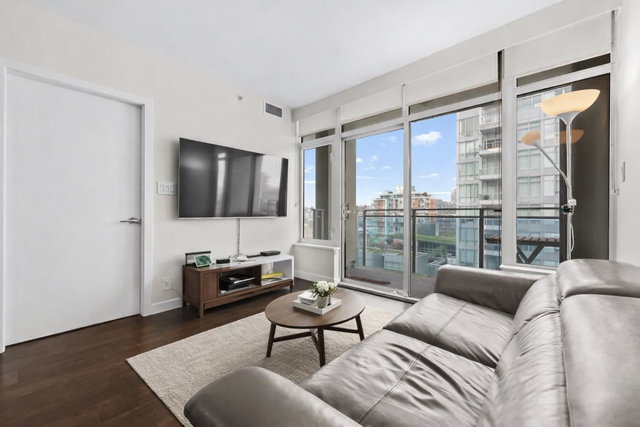 1107 - 111 1st Avenue E