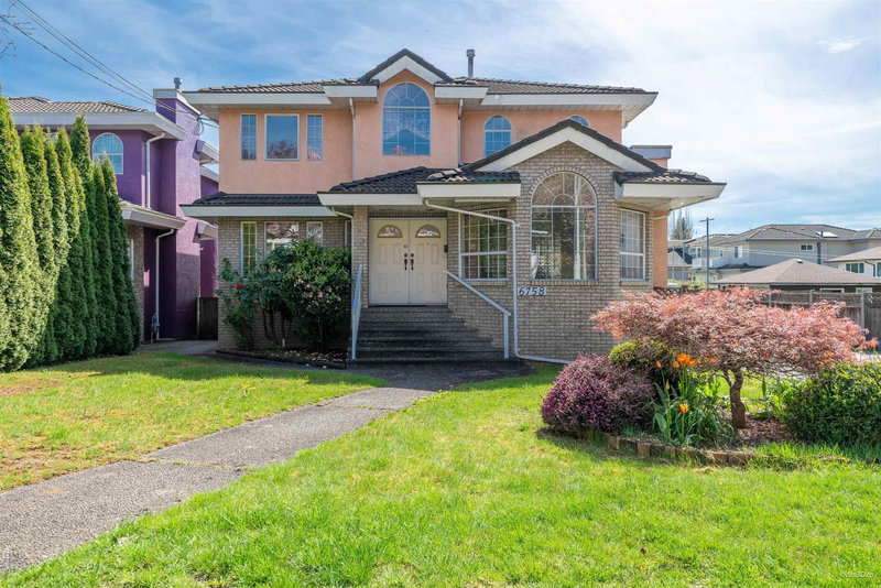 6758 Kitchener Street, Burnaby, British Columbia