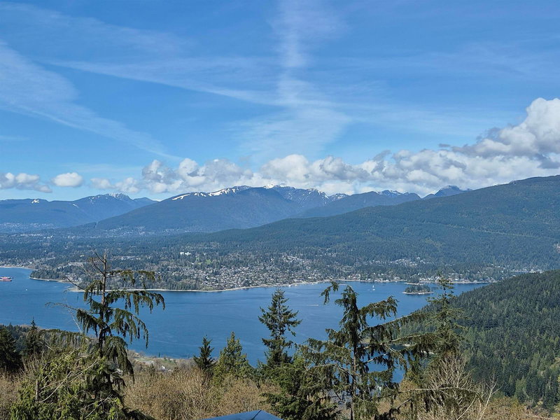 9060 University Crescent #1108, Burnaby, British Columbia