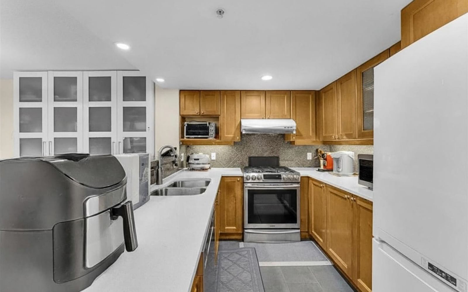 Listing Image 11