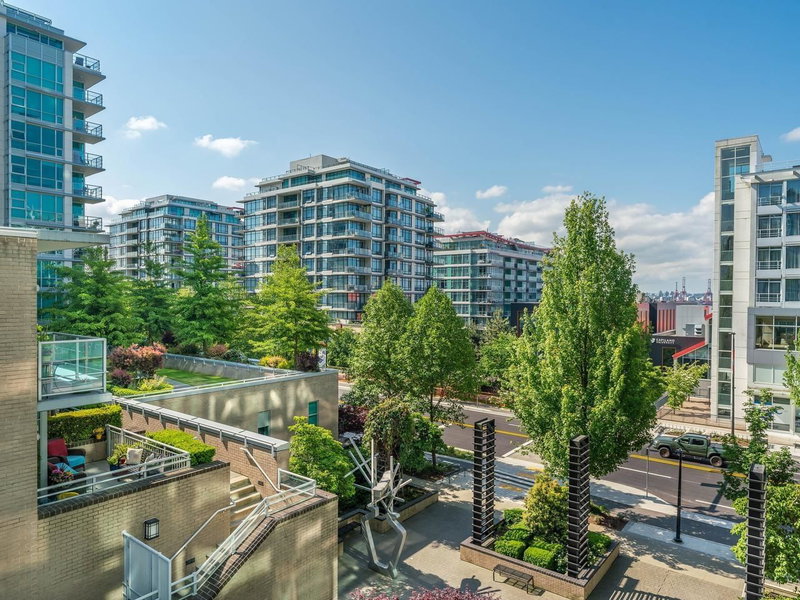 138 Esplanade E #401, North Vancouver, British Columbia