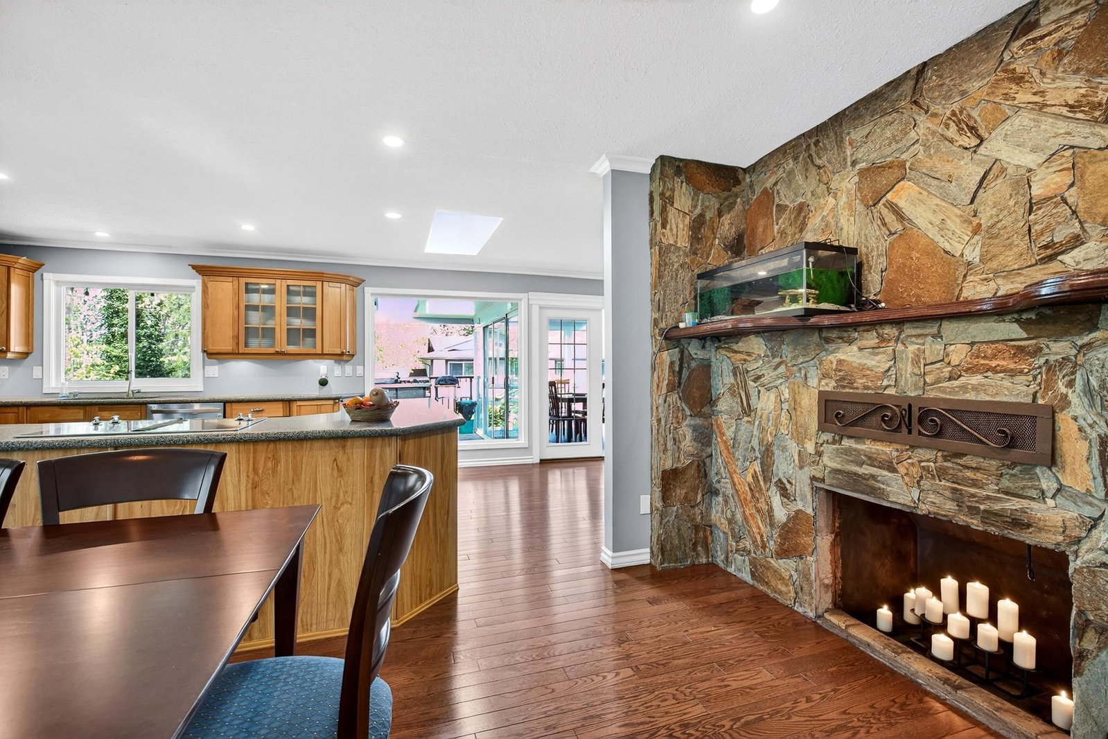 Listing Image 13
