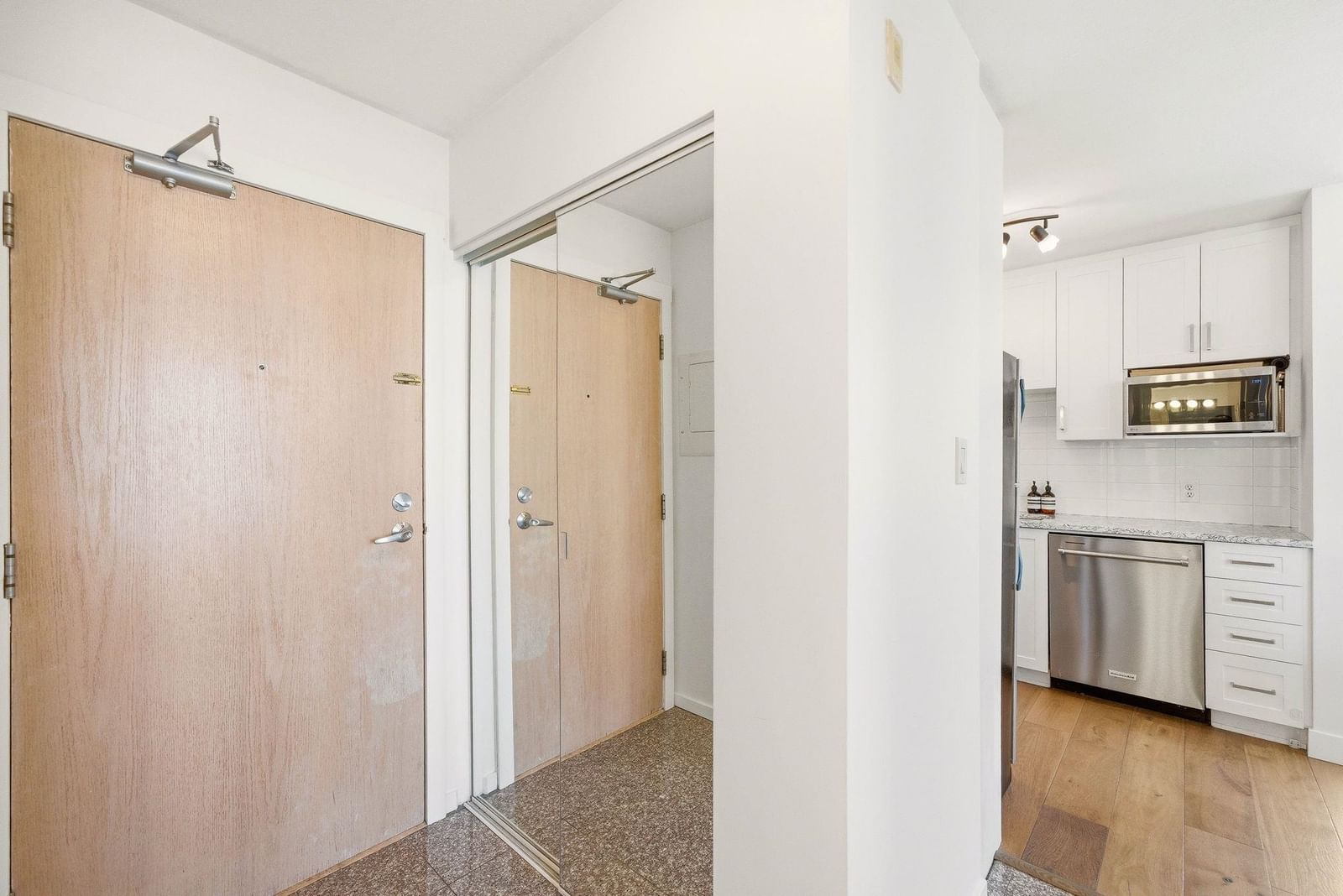 Listing Image 18