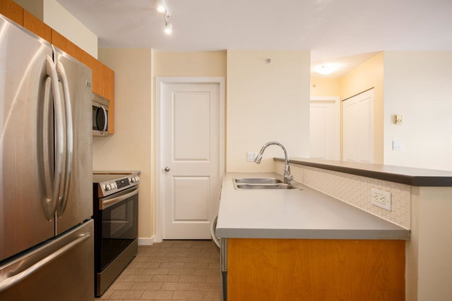 2107 - 1295 Richards Street