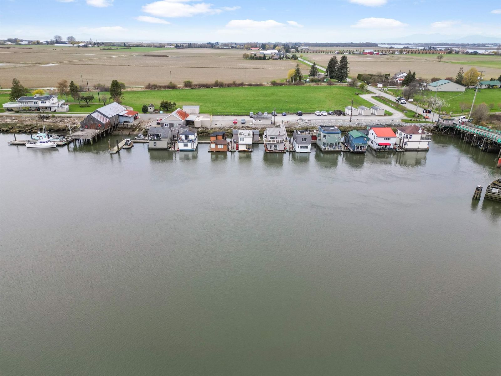 Listing Image 4