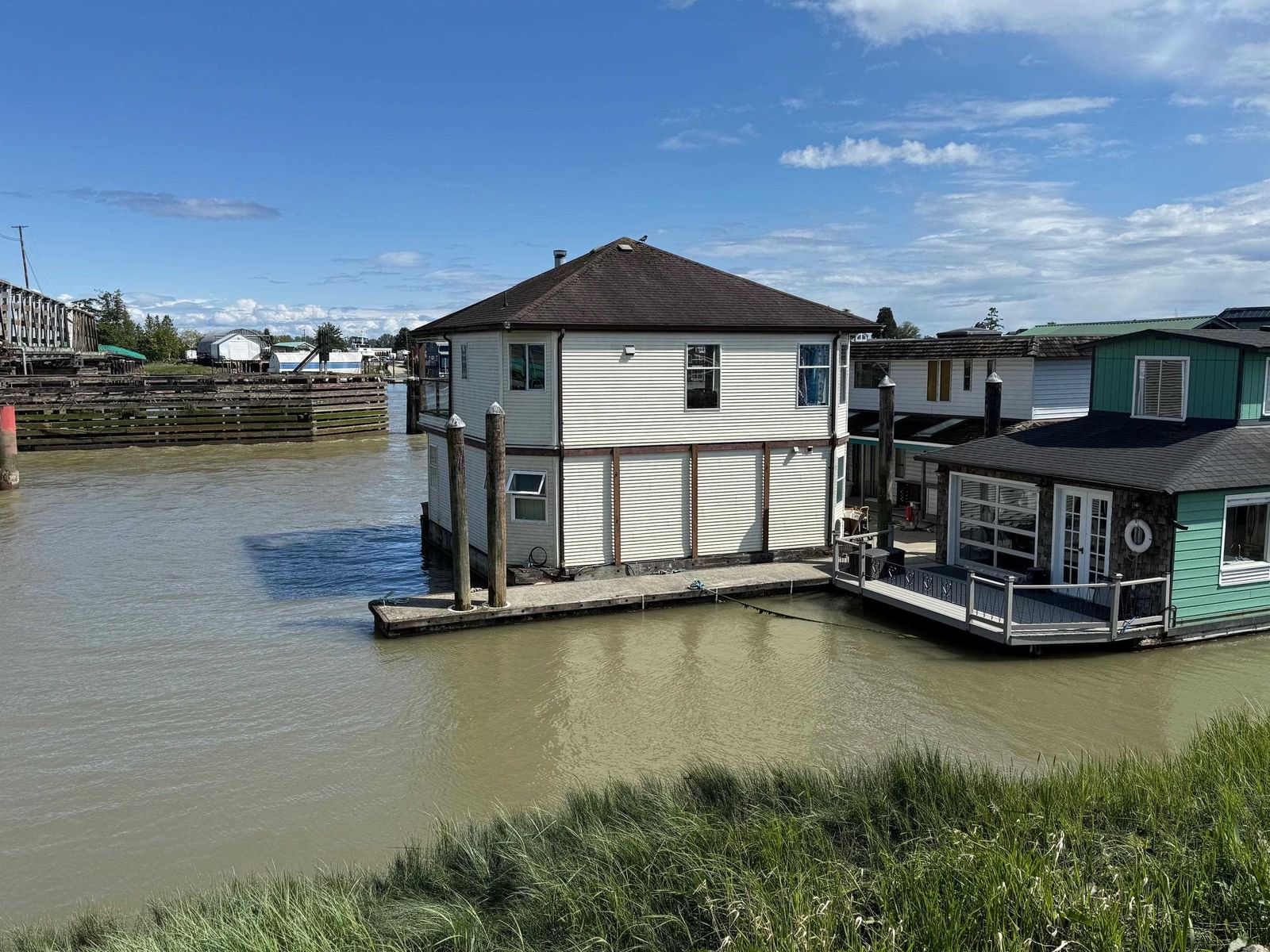Listing Image 5