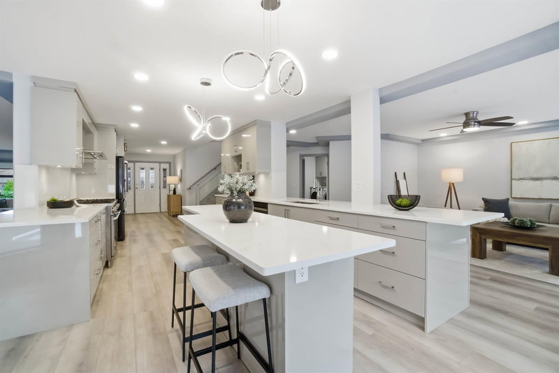 2271 Sorrento Drive, Coquitlam, V3K 6P4 | Image 2