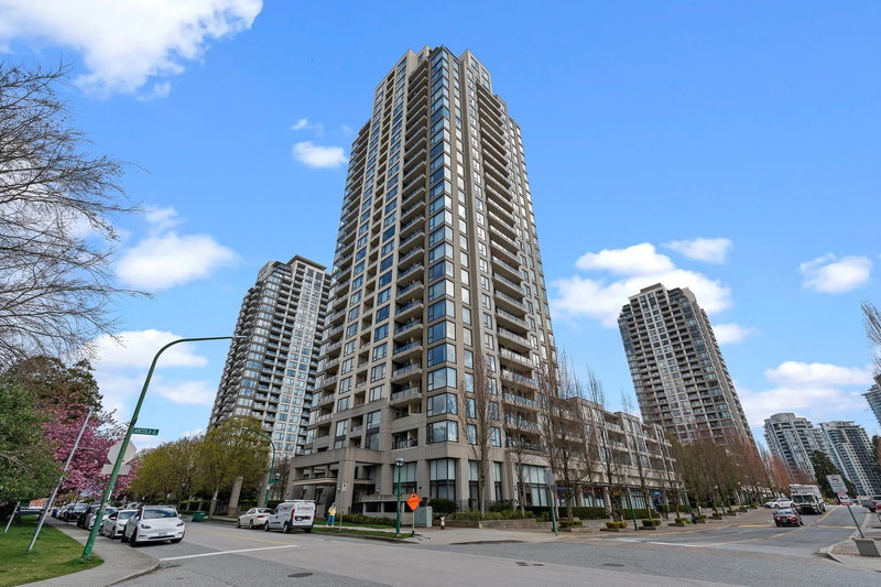 7088 Salisbury Avenue #802, Burnaby, British Columbia