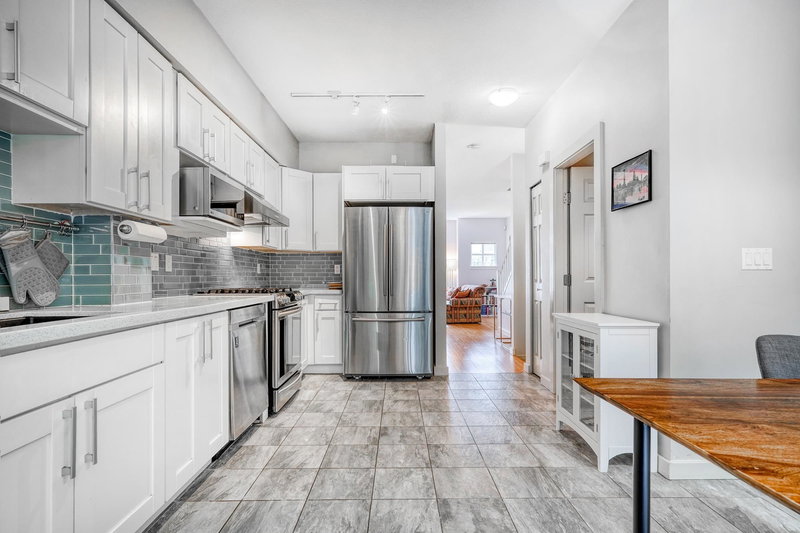 3264 Clermont Mews, Vancouver, British Columbia