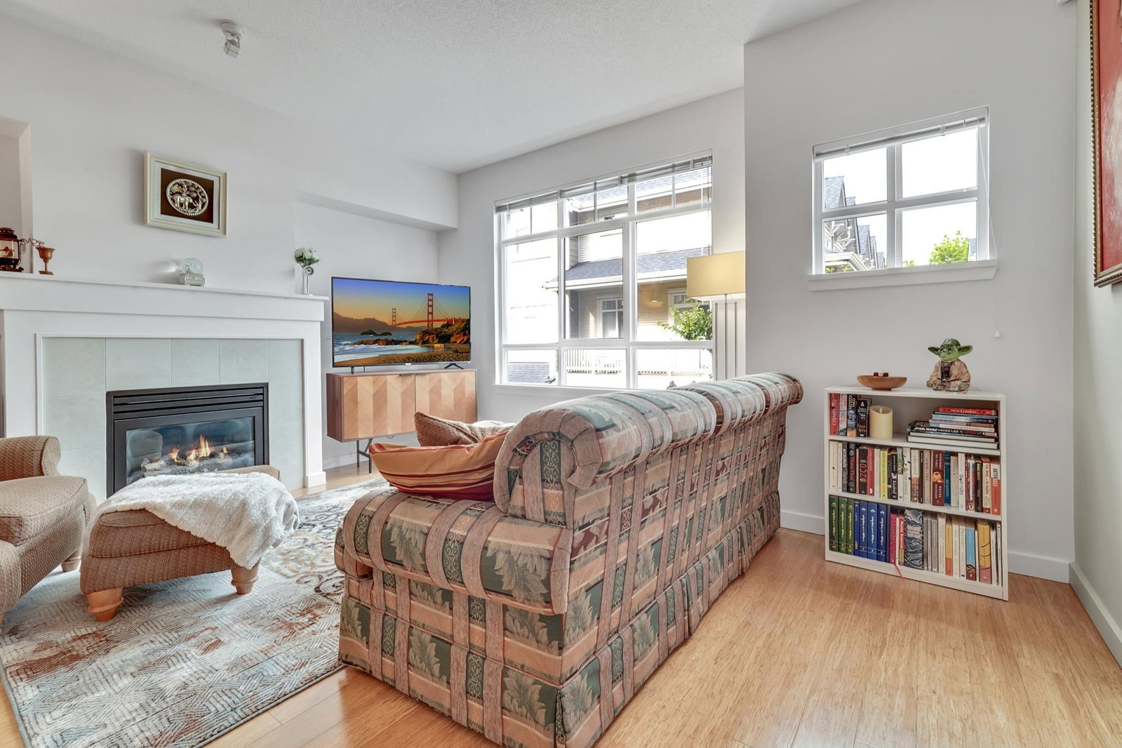 Listing Image 8