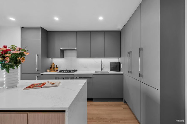 801 - 5593 No. 3 Road