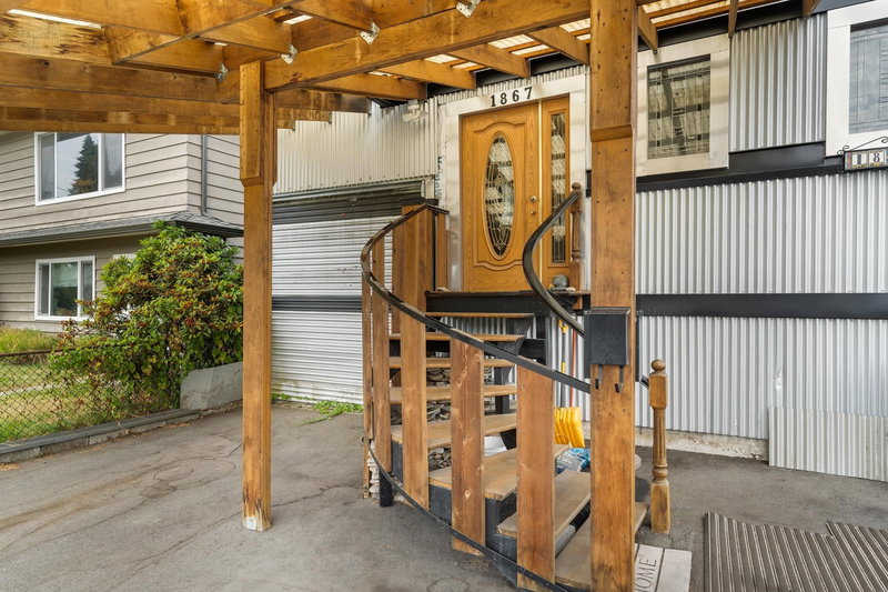 1867 Salisbury Avenue, Port Coquitlam, V3B 1X6 | Image 2