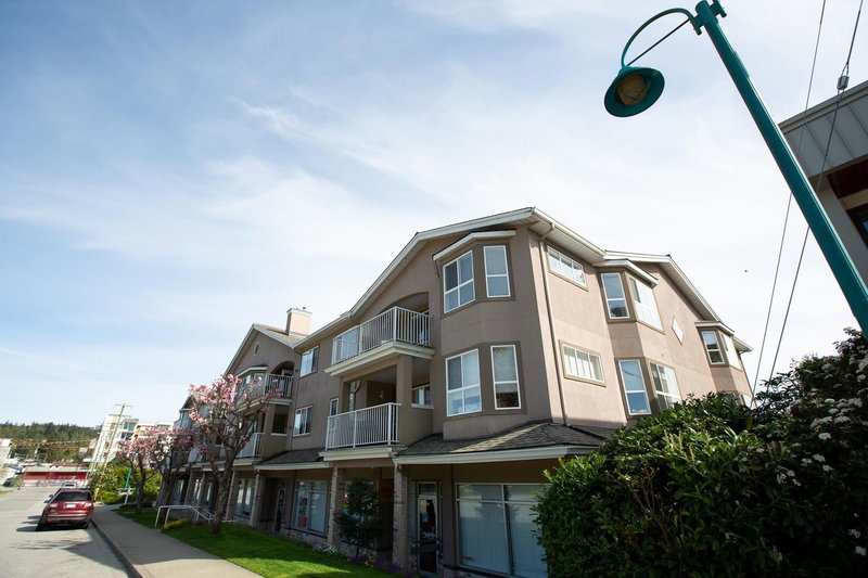 307 - 5711 Mermaid Street, Sechelt, V7Z 0J6 | Image 2