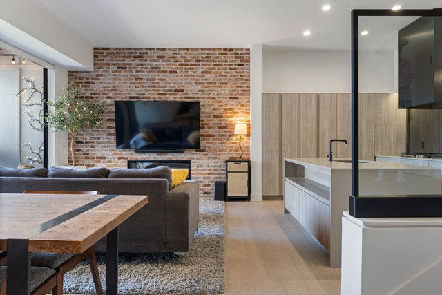 309 - 300 Salter Street