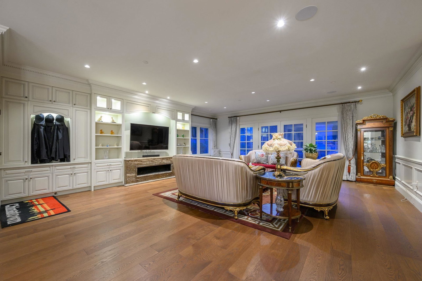 Listing Image 12