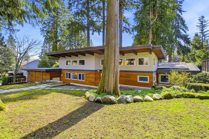 672 St James Road, North Vancouver, V7N 1L6 | Image 3