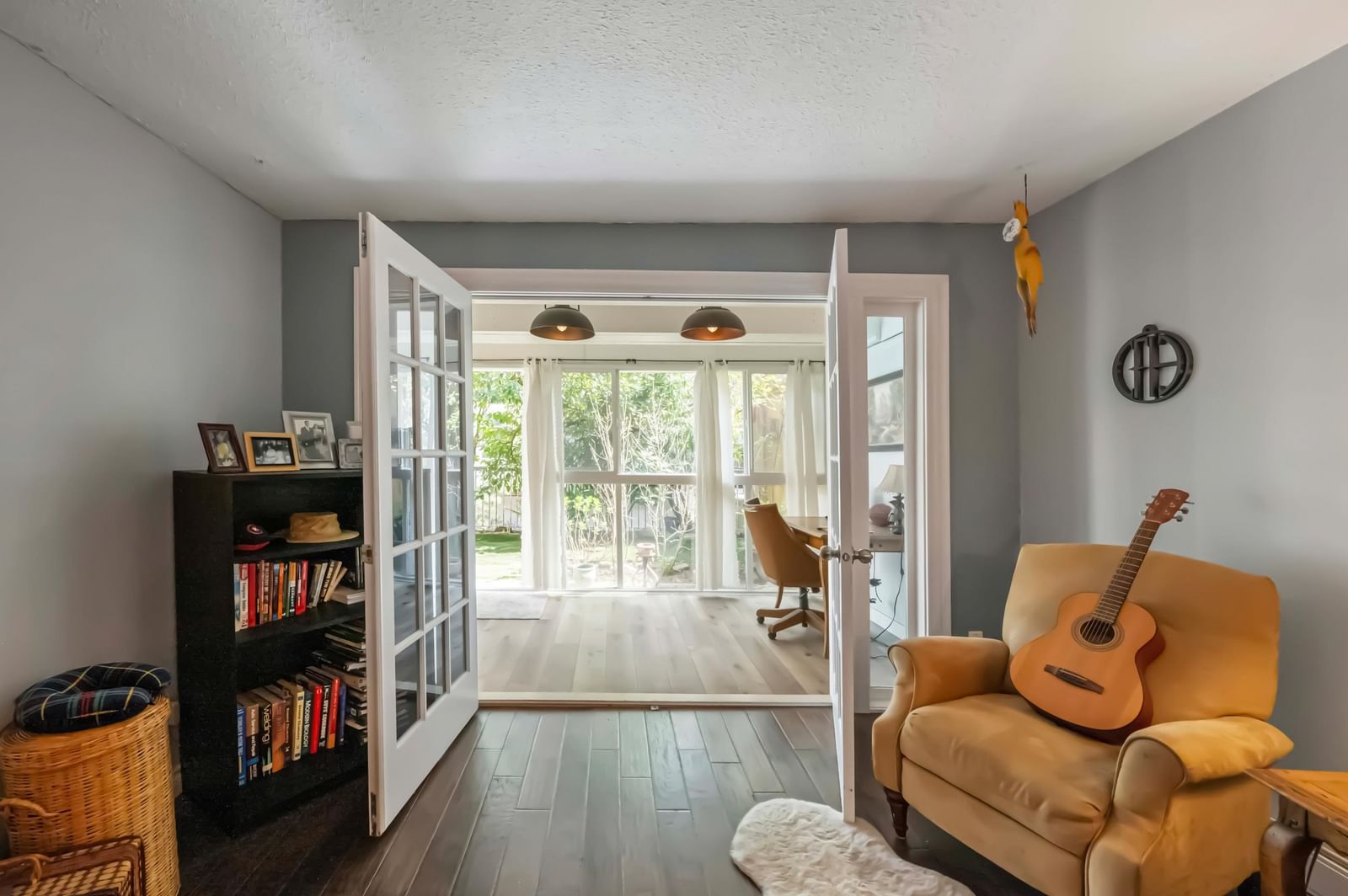 Listing Image 10