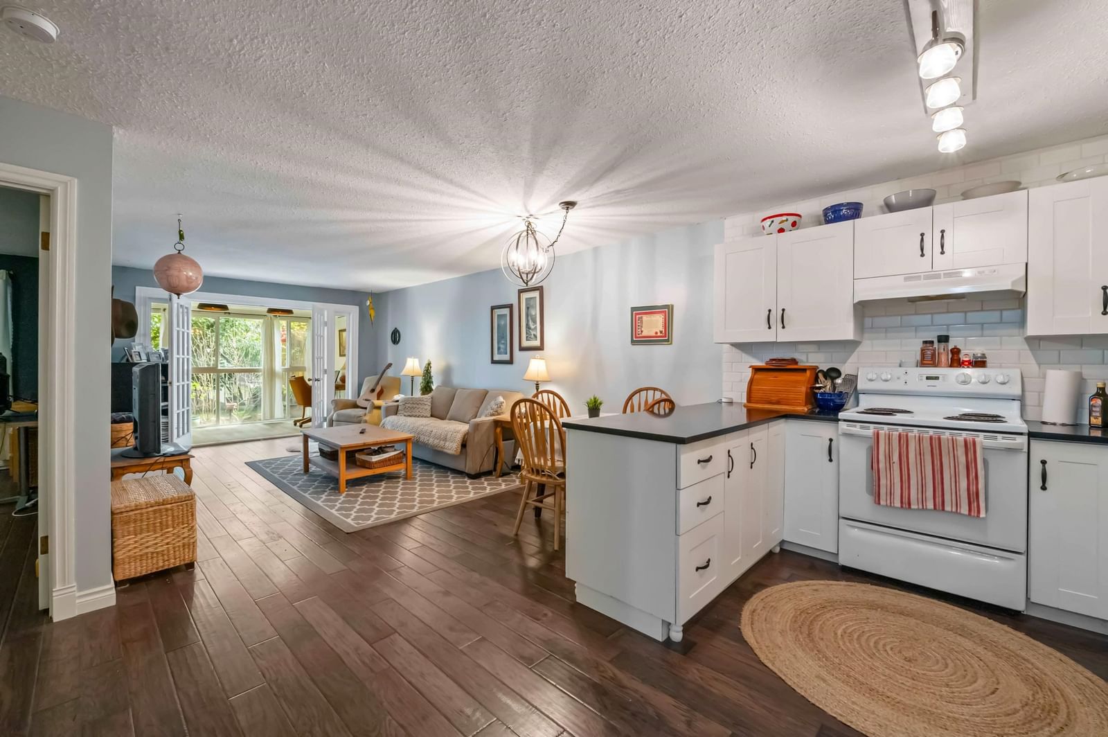 Listing Image 14