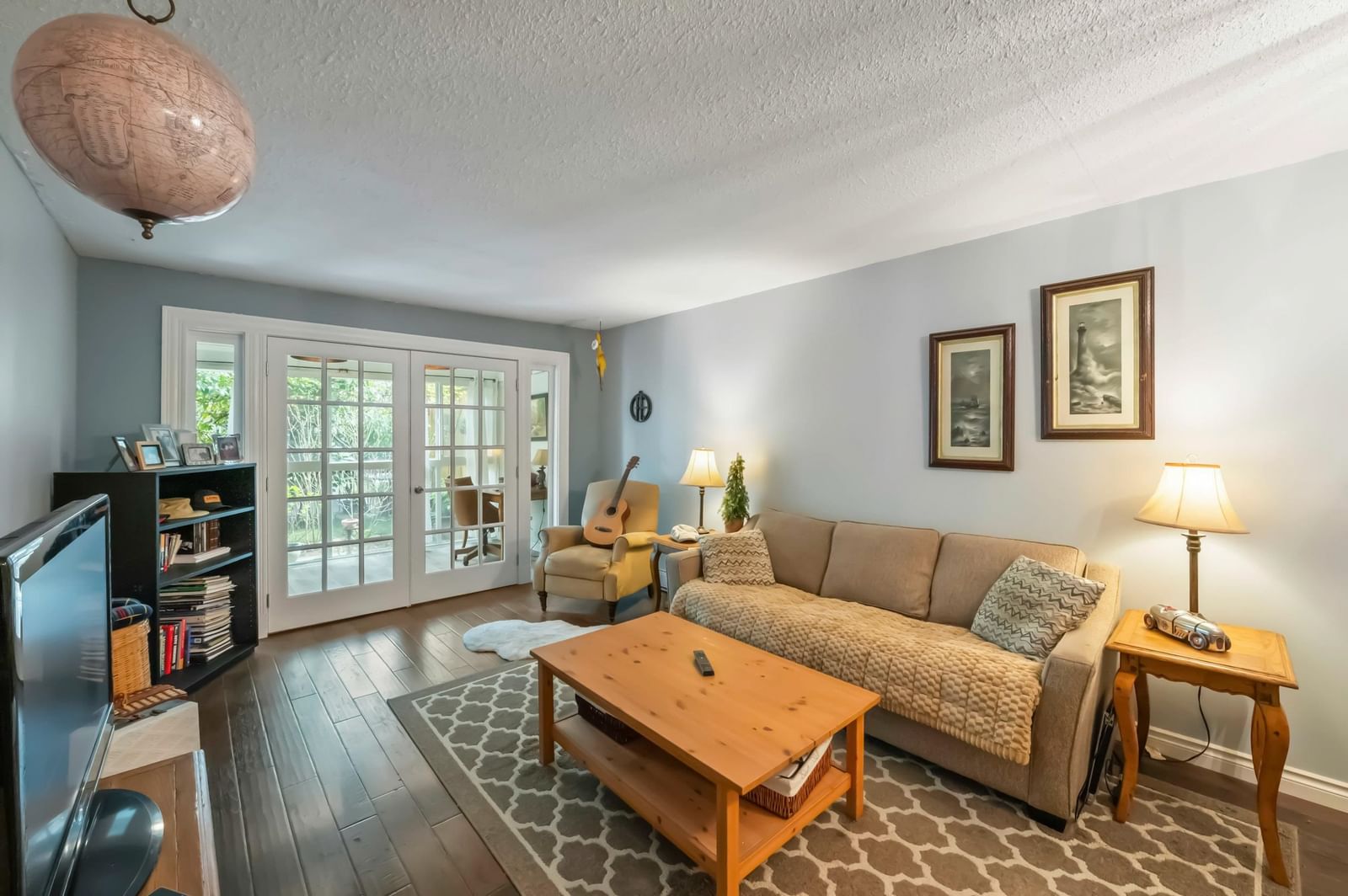 Listing Image 5