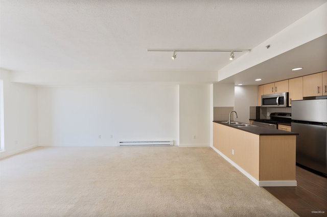 910 - 200 Keary Street