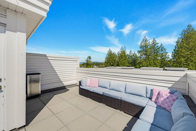 39 - 8370 202b Street