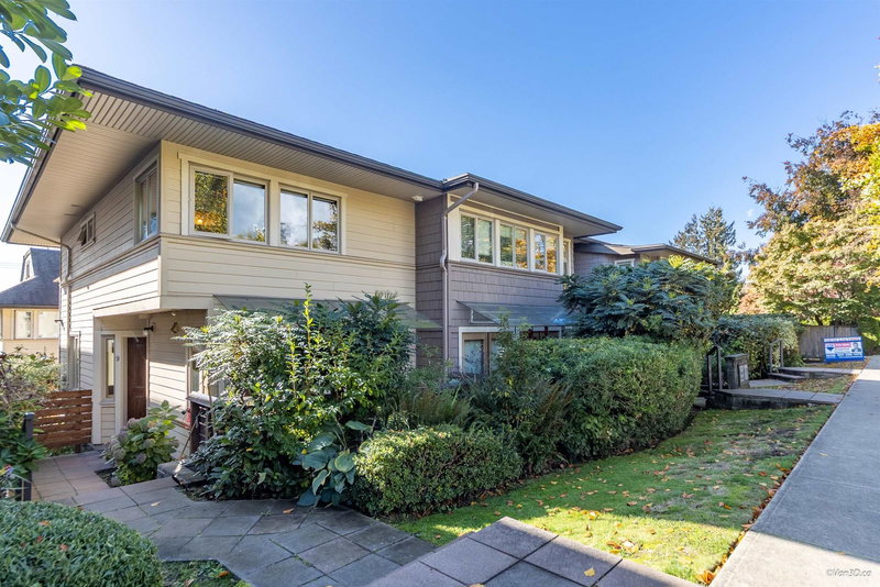 215 4th Street E #9, North Vancouver, British Columbia