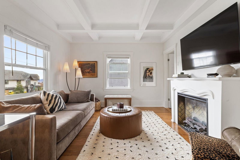 737-745 St. Andrews Avenue, North Vancouver, V7L 3L1 | Image 2