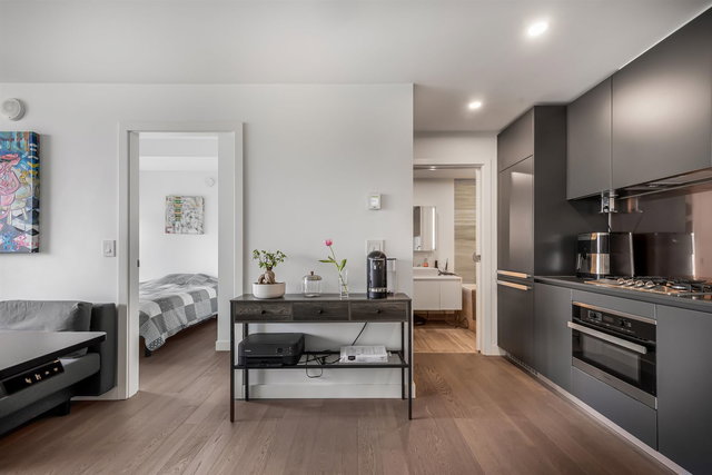 2306 - 1480 Howe Street