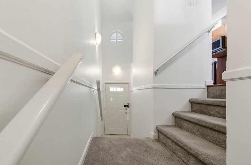 136 - 935 Ewen Avenue, New Westminster, V3M 0A1 | Image 2