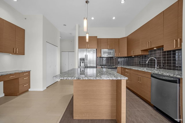 406 - 288 Hampton Street